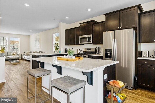 Building Photo - 18 Rome Wy