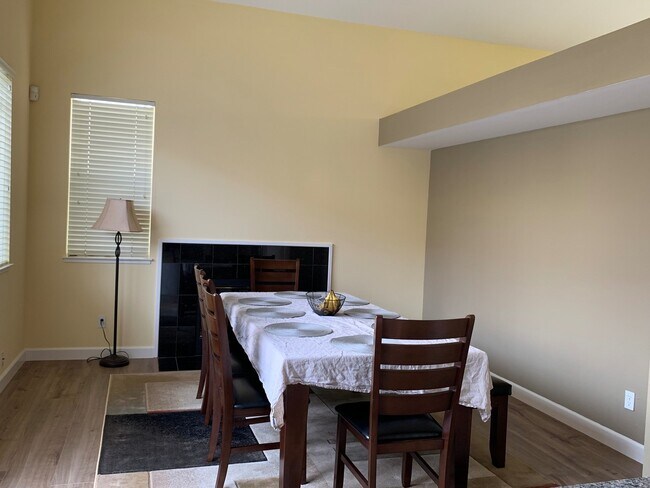 Building Photo - Newer Evergreen home faces neighborhood park - Great Evergreen schools