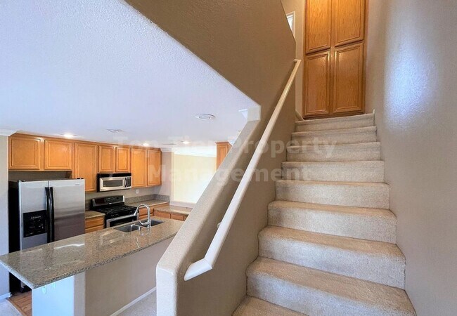 Building Photo - ***Gorgeous 2 bed / 2.5 bath / 1,202 sqft Townhome in Carmel Valley - Available 10/25***