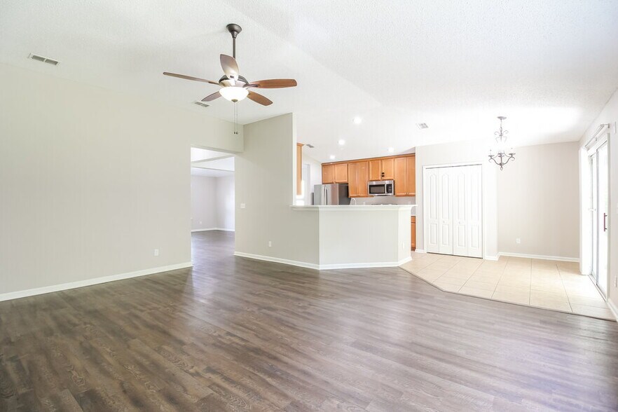 Building Photo - 6602 River Falls Dr