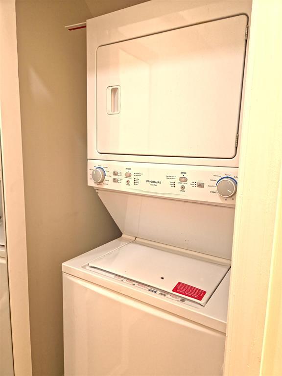Washer/Dryer - 189 Terrace Ave