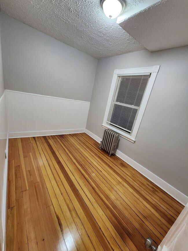 Building Photo - 38 Bellevue St