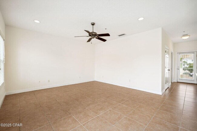 Building Photo - 214 Bonita Cir