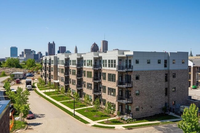 Building Photo - 313 N 6th St