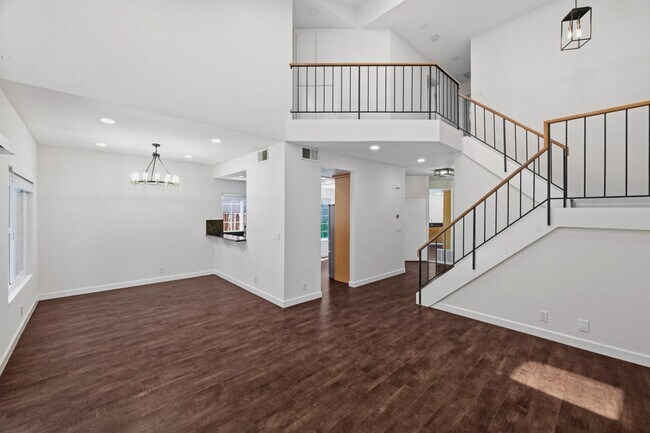 Building Photo - 1286 Crestpoint Dr