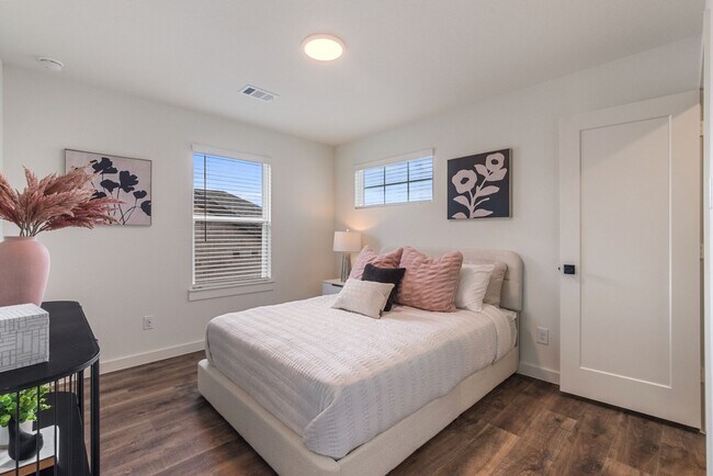 Building Photo - Elevated Living in Sundera at River Ranch | 4 Weeks Free