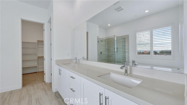 Building Photo - 224 Lily Lp