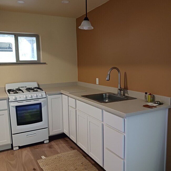 Building Photo - 14200 Tahoe View Dr