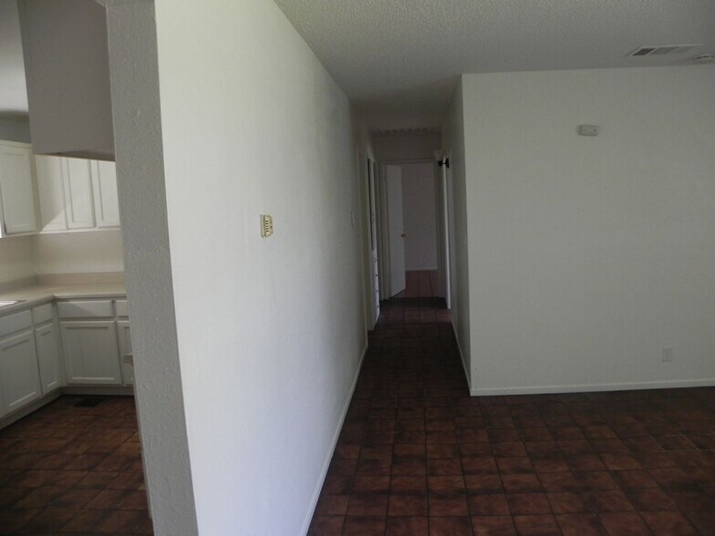 Building Photo - 12555 S Henderson Rd