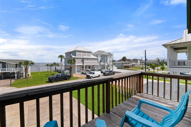 Building Photo - 22101 Guadalupe Dr