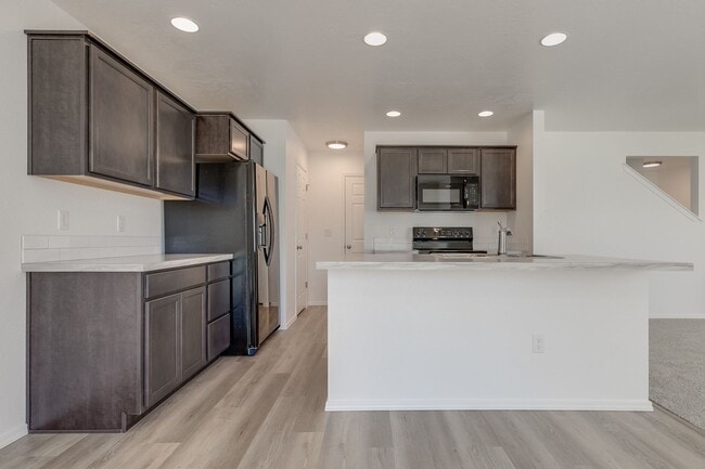 Building Photo - Beautiful 3 Bedroom Townhome for Lease!