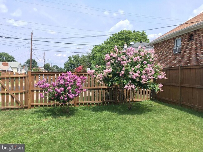 Building Photo - 1712 12th St S
