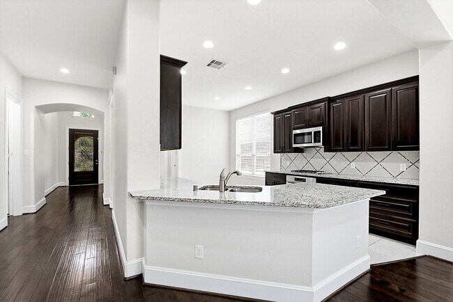 Building Photo - 2226 Falcon Brook Dr