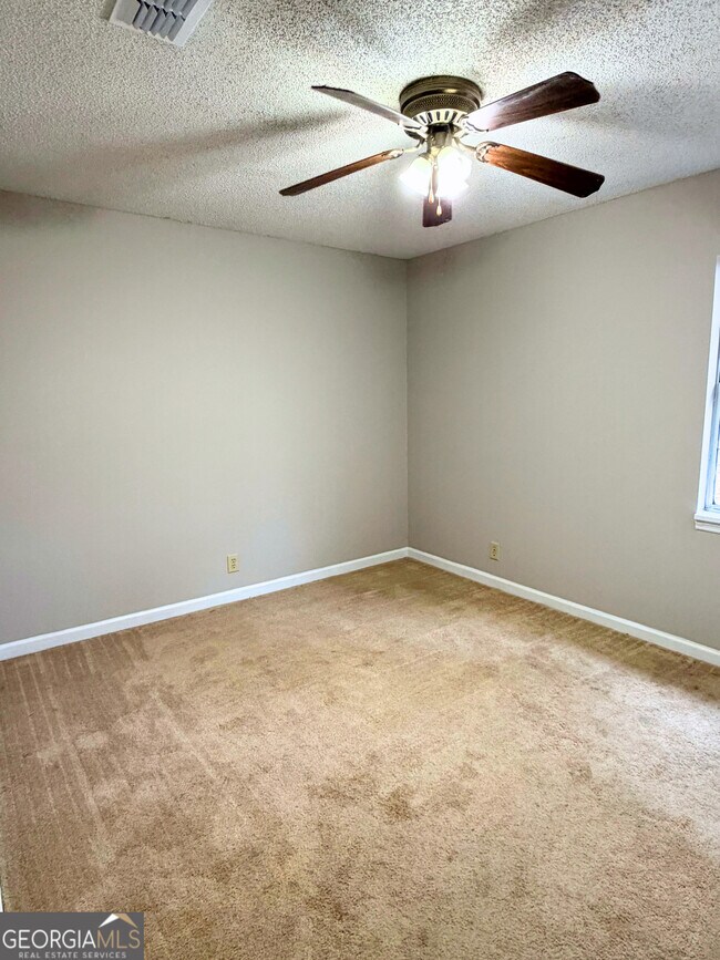 Building Photo - 1200 Sussex Pl