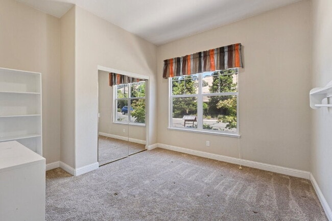 Building Photo - 1121 Galston Dr