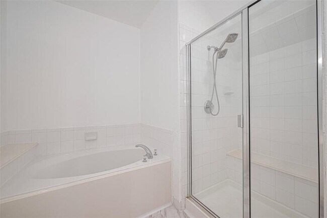 Building Photo - 7407 Golden Star Dr