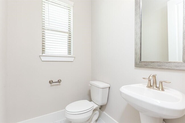 Building Photo - 5836 E Post Oak Ln