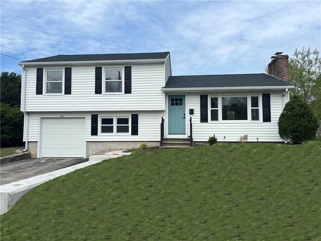 Primary Photo - 143 Greenmeadow Cir