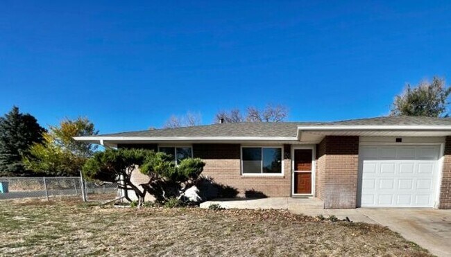 Primary Photo - Newly Renovated 2 Bed 1 Bath Duplex in Nor...
