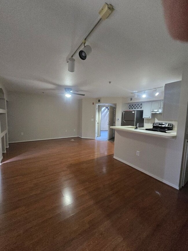 Building Photo - One bedroom one bath apartment close to USF