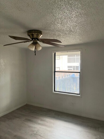 Building Photo - 4769 N Pine Hills Rd