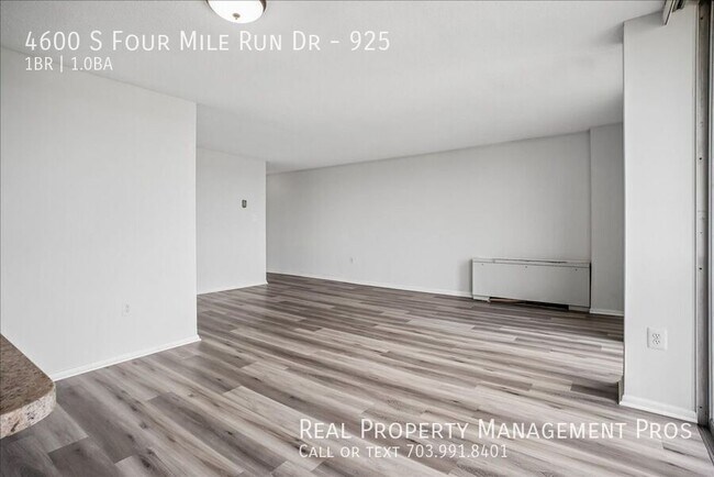 Building Photo - 4600 S Four Mile Run Dr