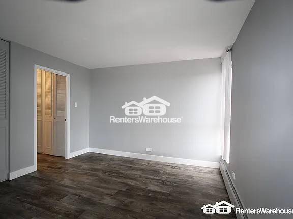 Building Photo - AVAILABLE NOW 1 Bed 1.0 Bath Condo with Sp...