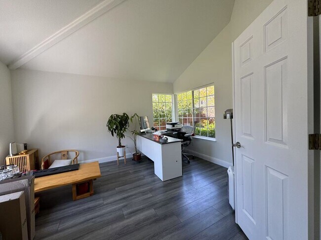 Building Photo - 1274 Sunrise Ridge Dr