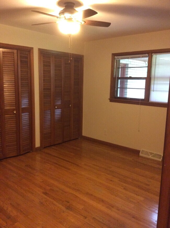 Building Photo - 269 Flintridge Dr