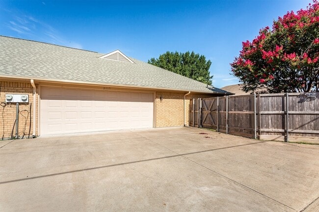 Building Photo - 2117 Promontory Point