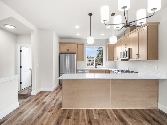 Building Photo - $500 off 1st month! Beautiful, brand spanking new 2-bdrm/2.5-bath duplex townhome! W/D, garage, q...