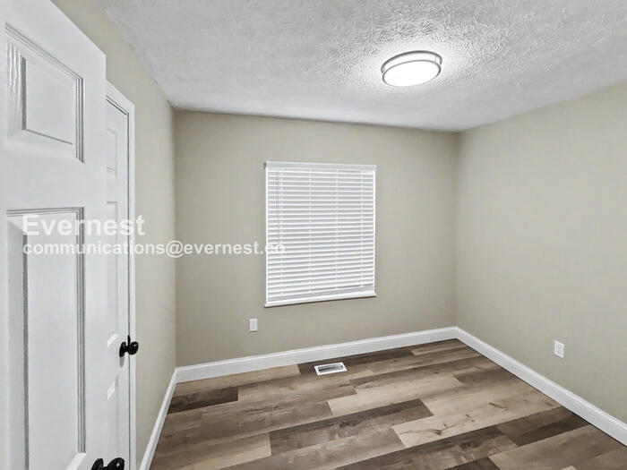 Building Photo - 144 Marvin Ln