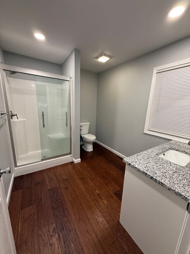 Building Photo - Very Nice 3 Bedroom home in great location!