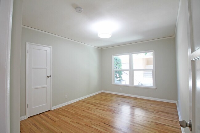 Building Photo - 1575 Manning Ave