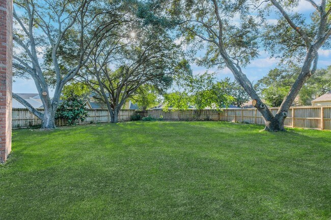 Building Photo - 20506 Park Pine Ln