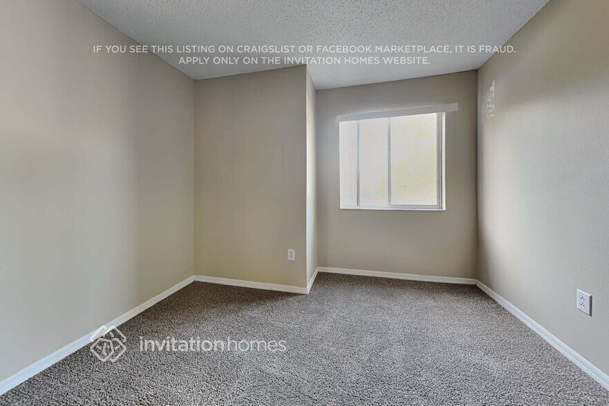 Building Photo - 27439 Breakers Dr