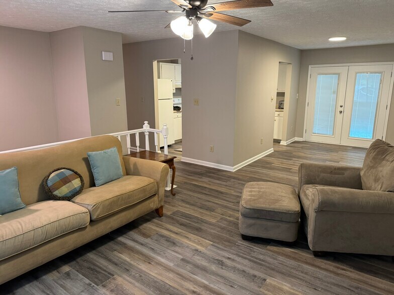 Building Photo - 3209 Joanne Dr