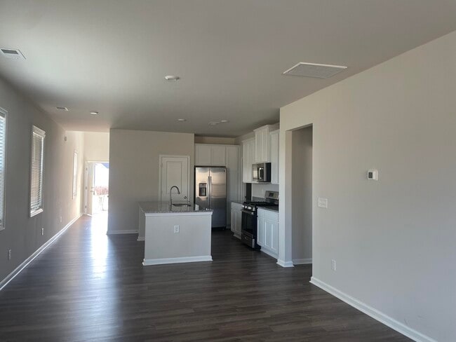 Building Photo - 634 Manitou Cir