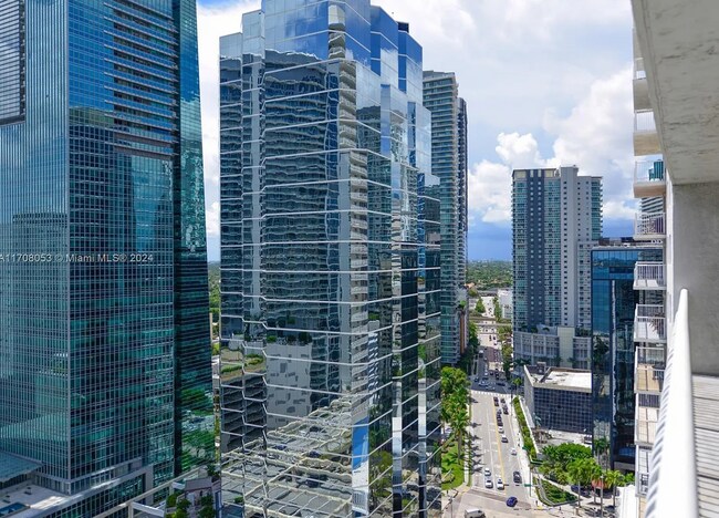 Building Photo - 1200 Brickell Bay Dr