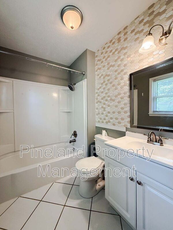 Building Photo - 6151 Wynnwood Dr