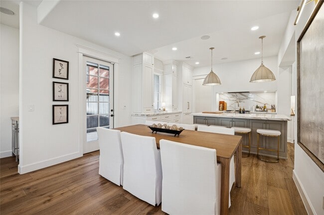 Building Photo - 2031 Sheridan St