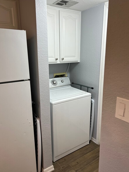 Washer - 1324 W 13th St