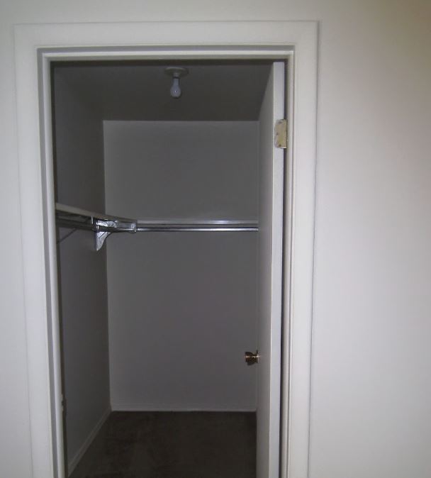 Walk in Closet - Colonial Crest Apartments