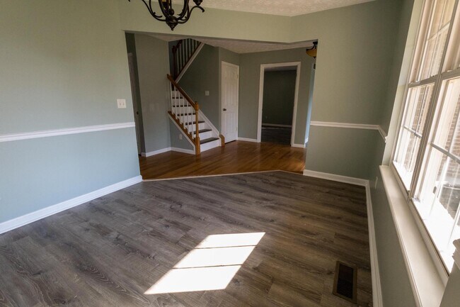 Building Photo - 8246 Maineville Rd