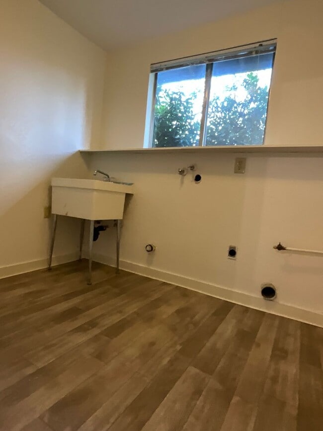 Building Photo - SPACIOUS 3 BED HOME IN ROCKLIN!!