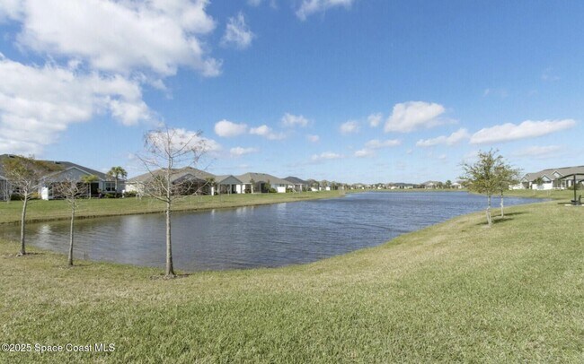 Building Photo - 2746 Spur Dr