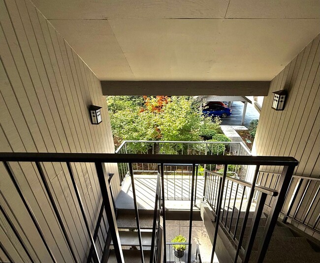 Building Photo - 4000 Carman Dr