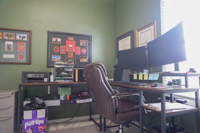 Building Photo - 212 Ladue Ave