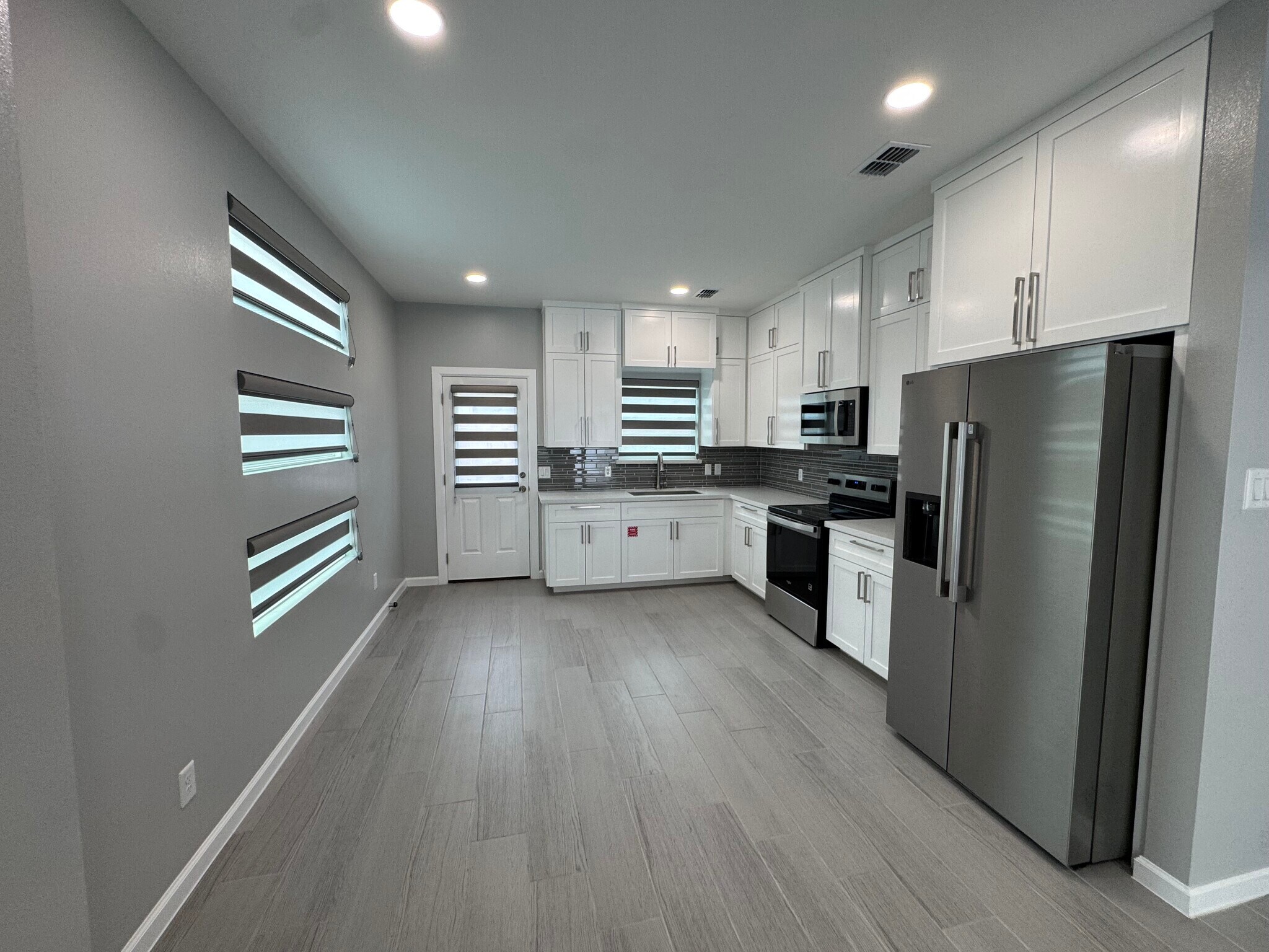 Building Photo - 1803 W Violet Dr