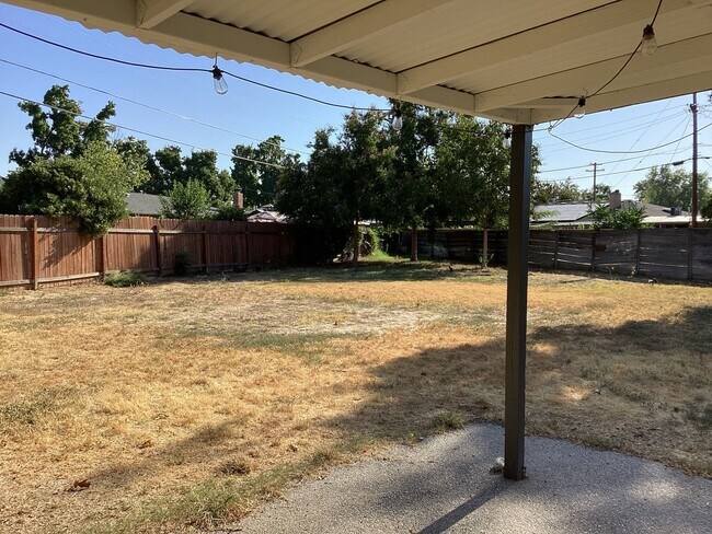 Building Photo - 4648 N 6th St